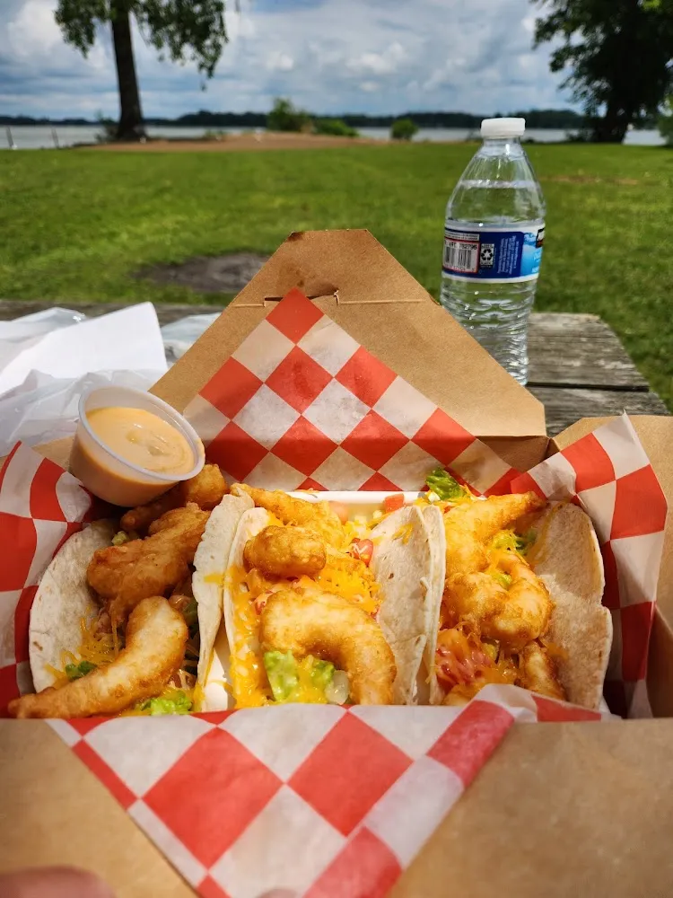 Shrimp Tacos with Sriracha Sauce
